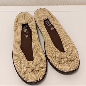 Arcopedico Lyla Sport Shoes 38/ US 7 Beige Bow Stretch Knit Comfort Flats Travel
